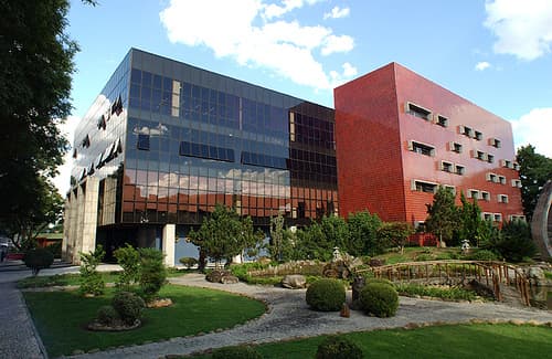 Pontificia Universidade Católica do Paraná - 1