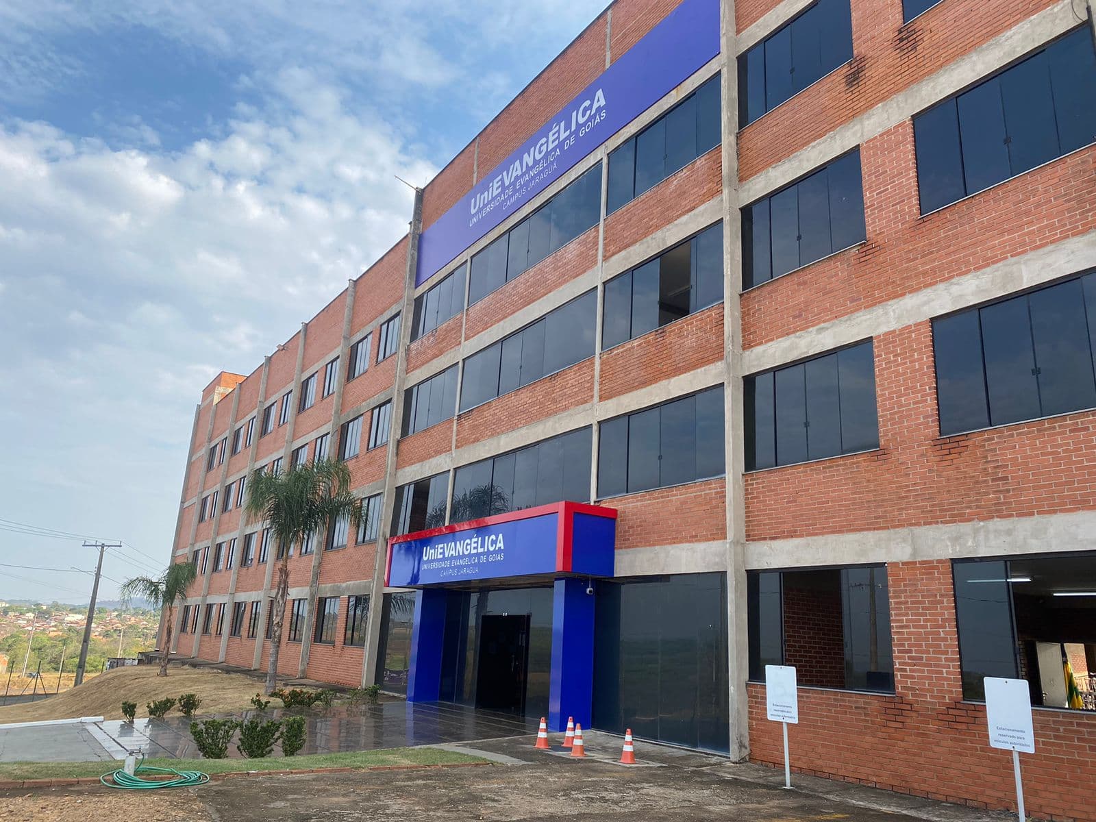 Universidade Evangelica - 1